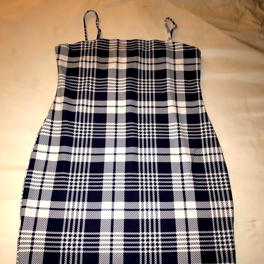 Summer Breeze: Blue and White Plaid Dress with Adjustable Straps